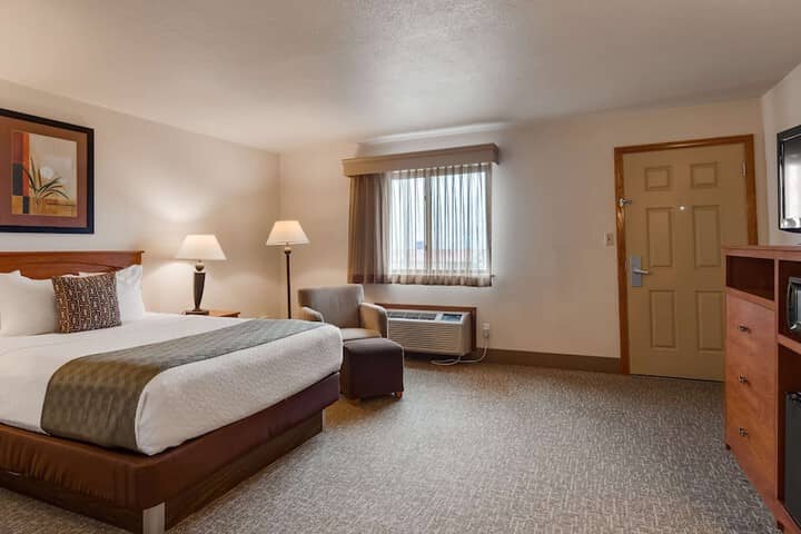 Room 11 of 24