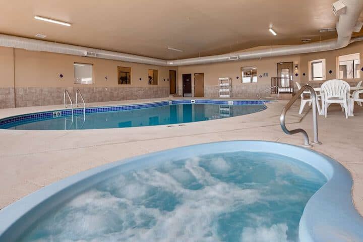 Pool 19 of 24