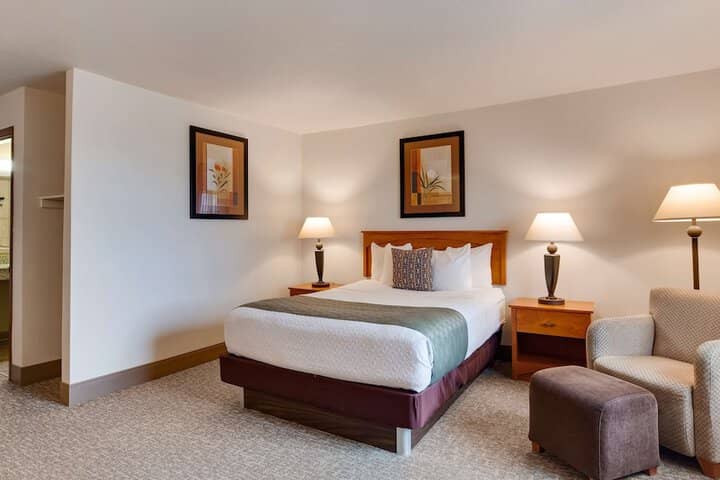 Room 10 of 24